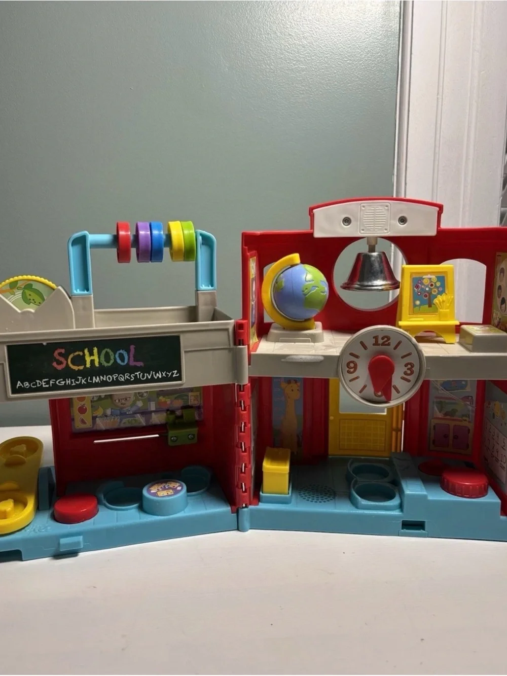 Fisher-Price Little People Friendly School Playset Lights Sounds Interactive
